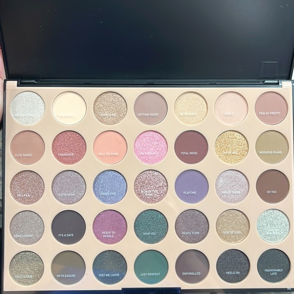 NIB Morphe 35C Everyday Chic Artistry Palette - Picture 2 of 2